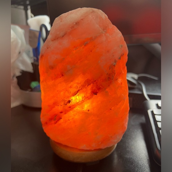 Himalayan Salt Lamp - Picture 2 of 2